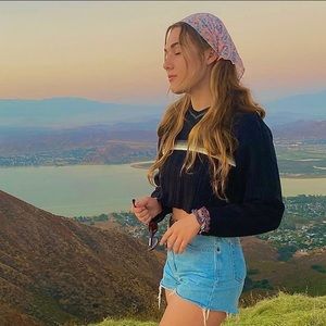 Meet your Posher, Ava